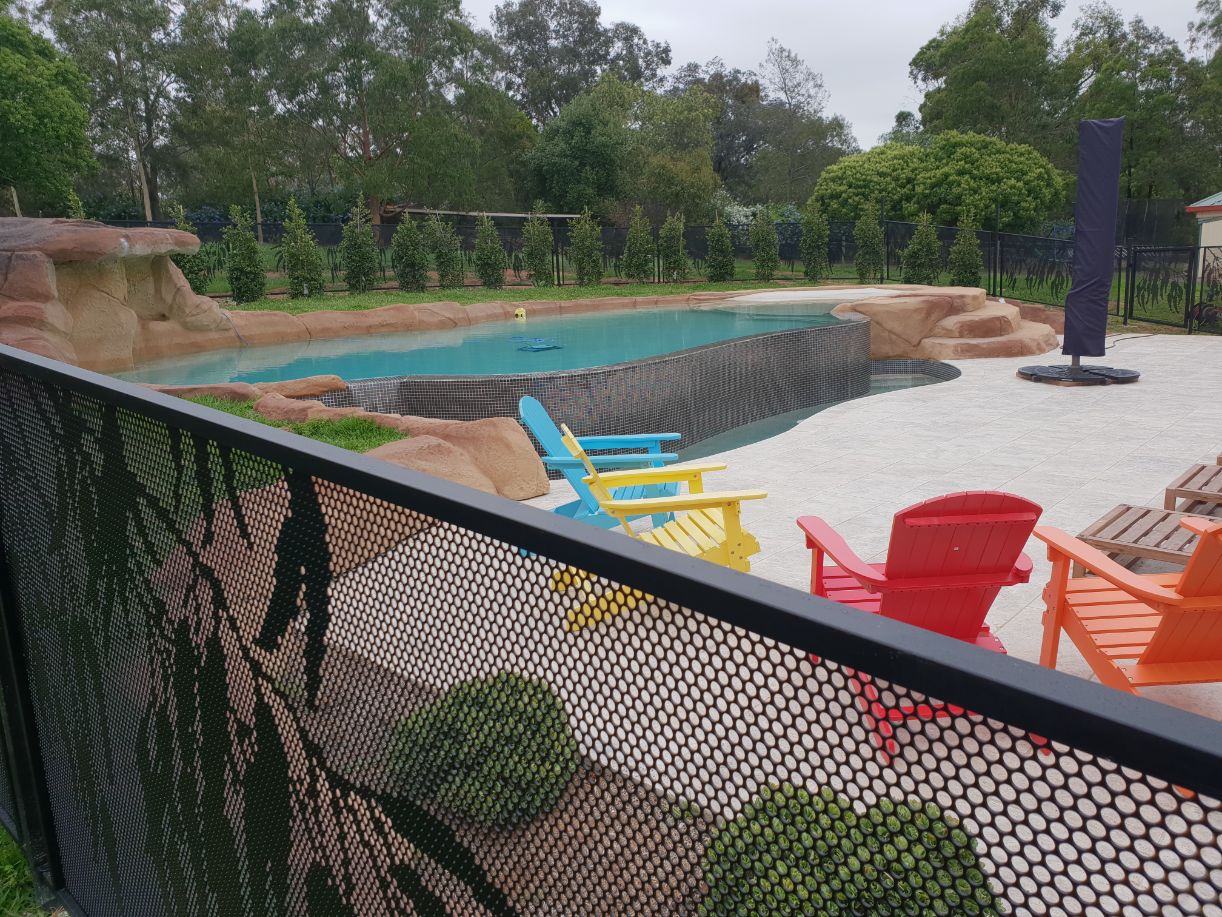 Gum leaf pool fencing in black, Sydney NSW